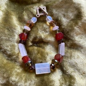 Toggle beaded bracelet